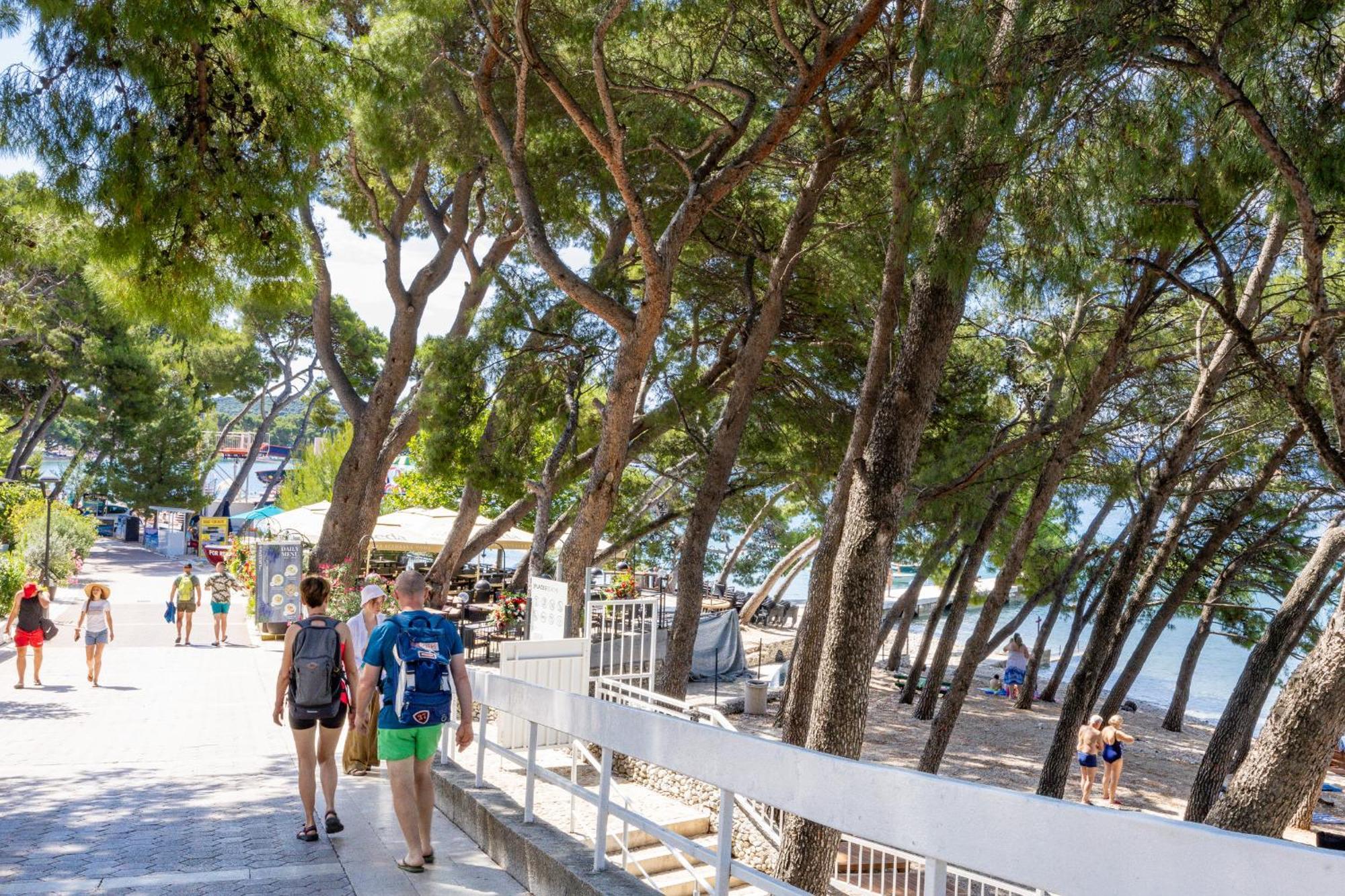 Beachfront Wave Srzic * Makarska